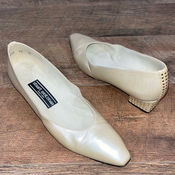 Vintage 80’s Pearlized Stuart Weitzman 1.5” Gold Studded Heels in Ivory - Picture 12 of 16